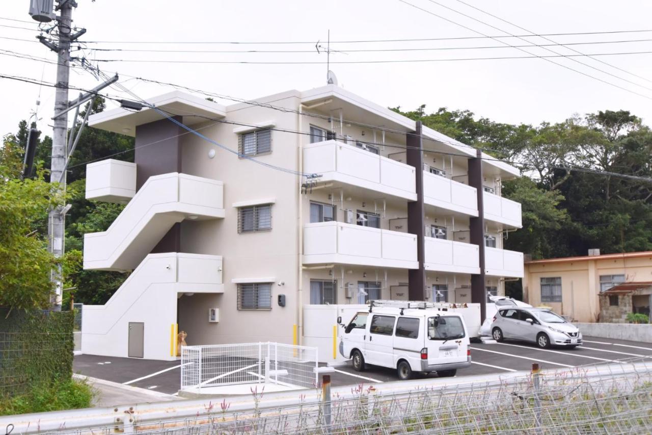 Apartment Mishuku Onna302
